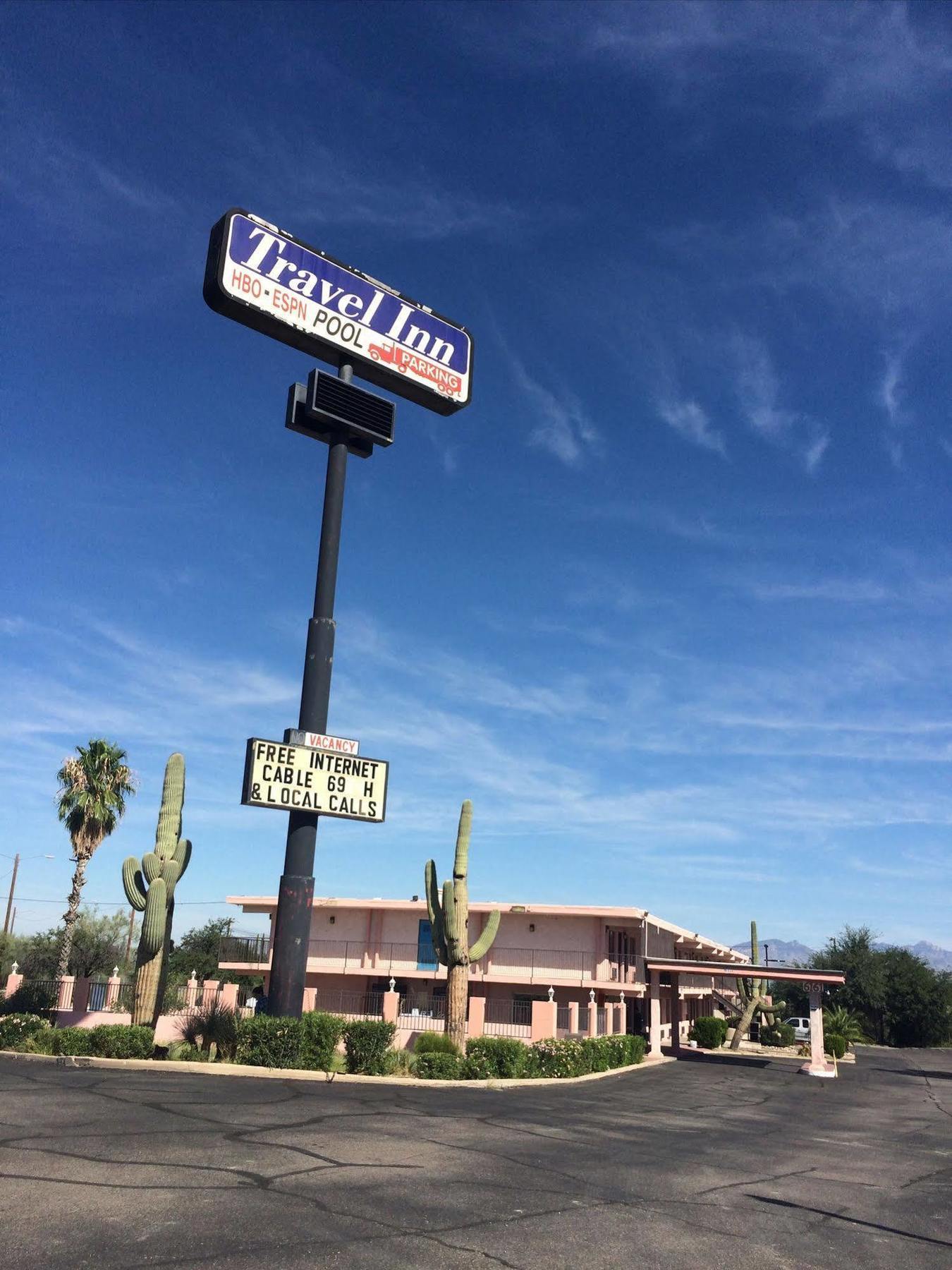 Travel Inn Tucson Bagian luar foto