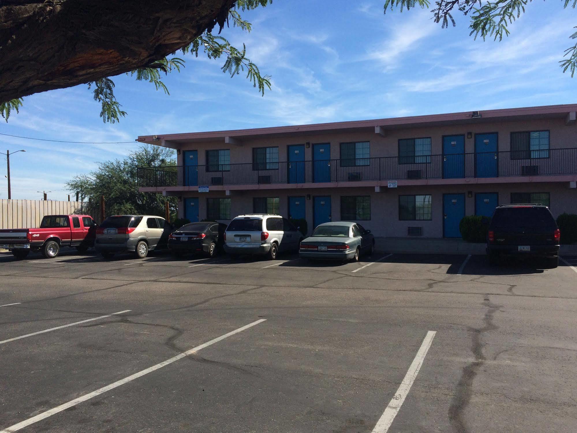 Travel Inn Tucson Bagian luar foto