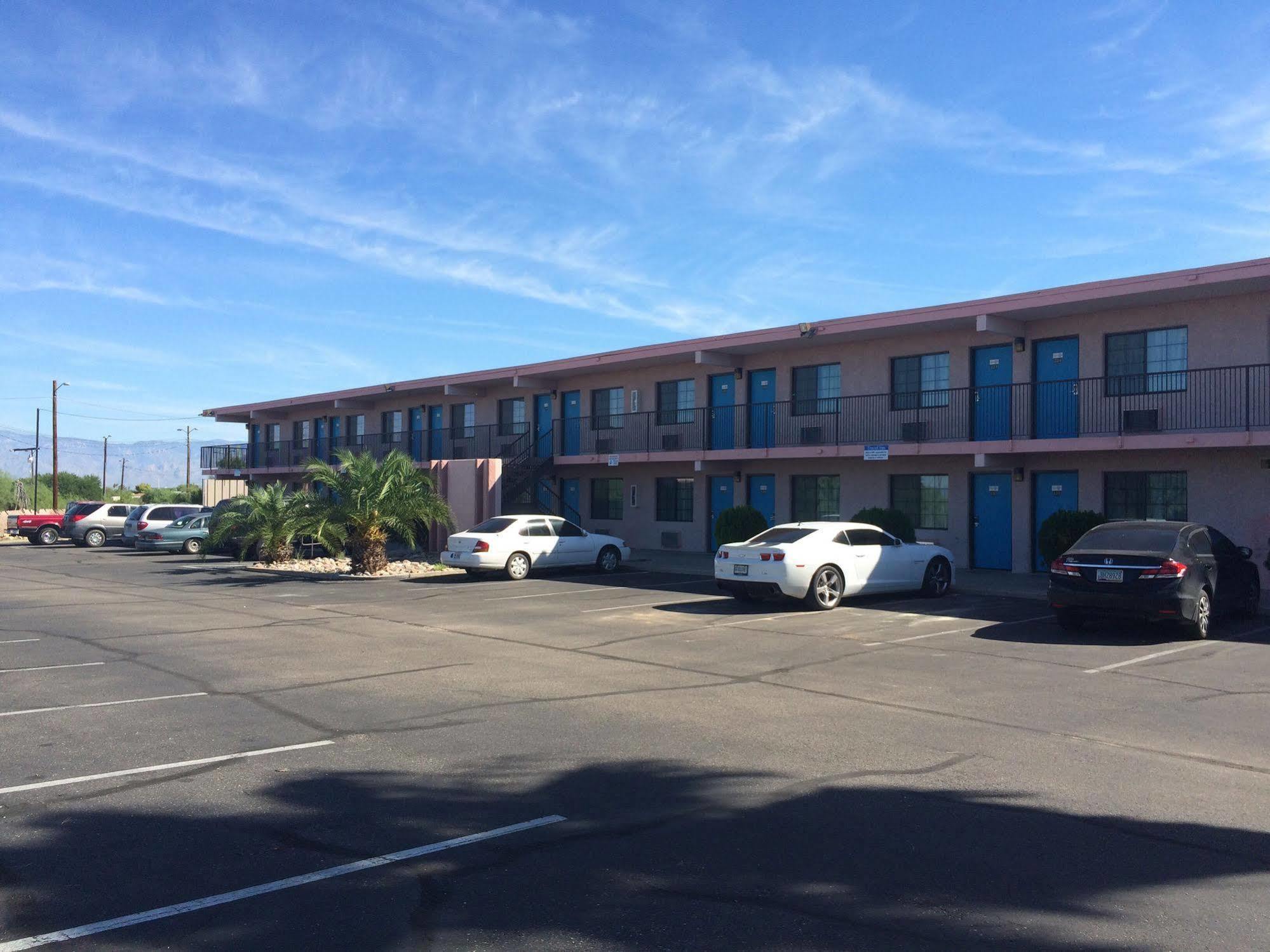 Travel Inn Tucson Bagian luar foto